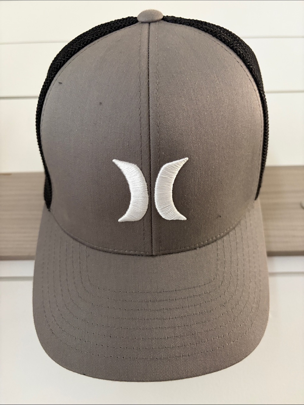 Hurley Gray Front Black Mesh Trucker Hat with White Logo flex fit technology